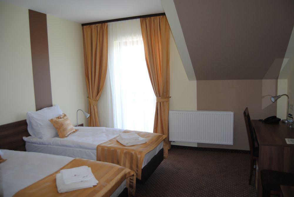 Hotel Magnolia Tychy Exterior photo
